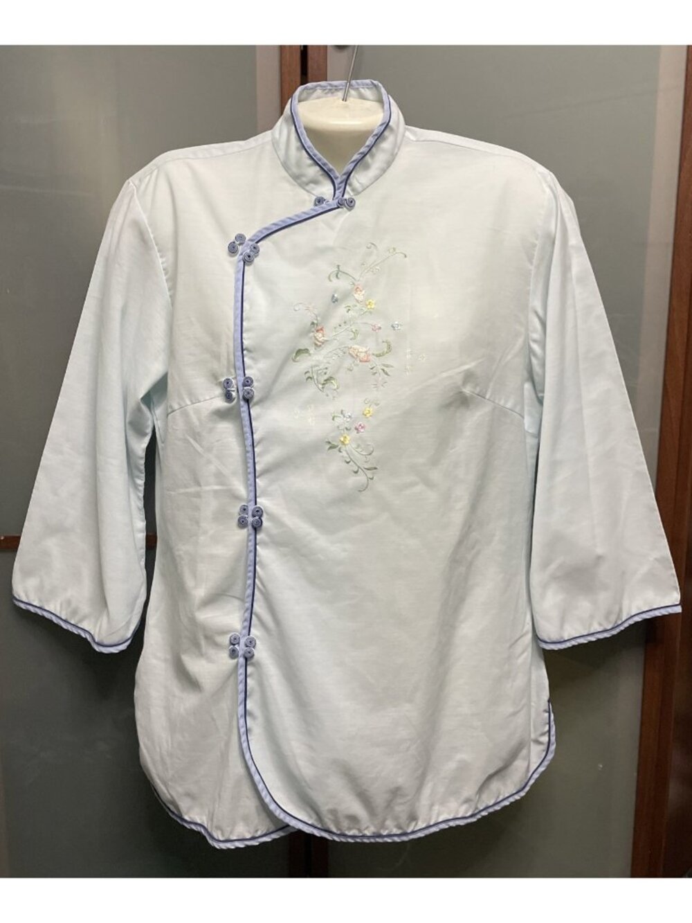 Marko D’Angelo Vintage 70s Med Floral Embroidered Mandarin Collar Blouse Tunic